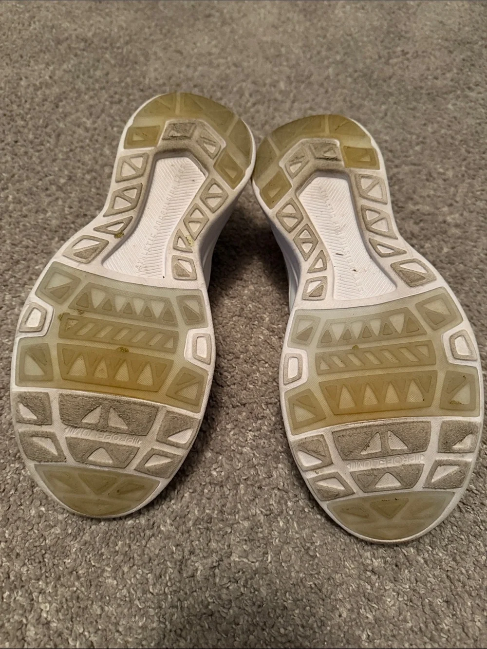APL Slip-On Sneakers in Light Gray and White Size 8.5